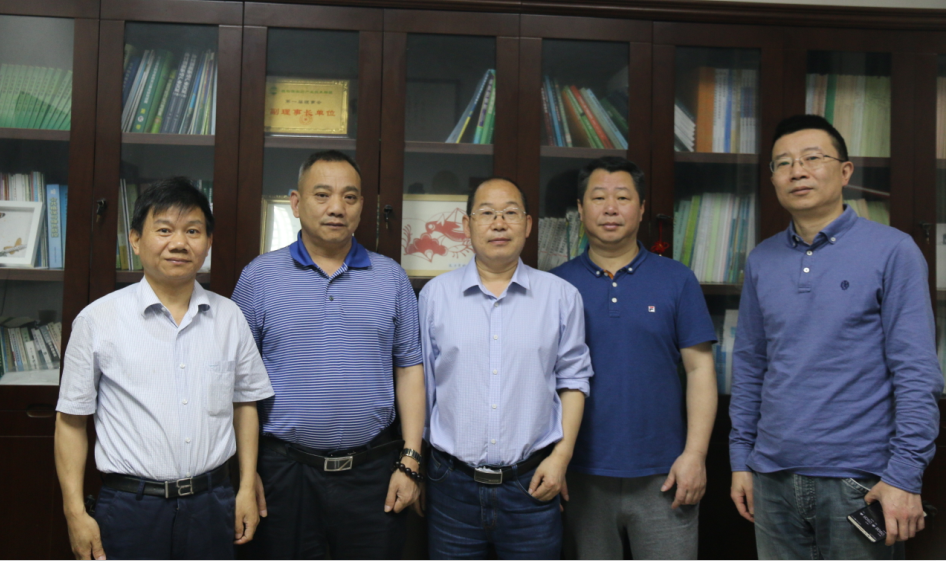 湖南中烟工业有限责任公司有关领导到校洽谈项目开展事宜