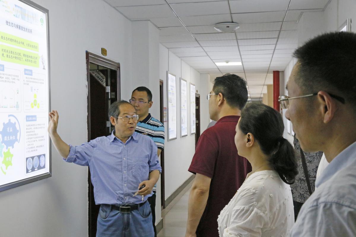 丰都县烟草专卖局第三党支部到研究室工作交流