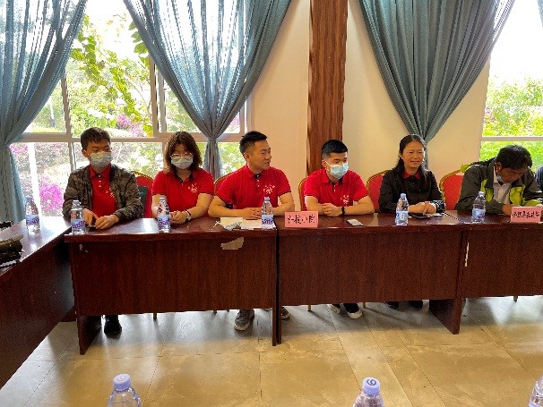 图4  江其朋在“‘会理县优秀科技工作者’表彰暨座谈会”上发言.jpg
