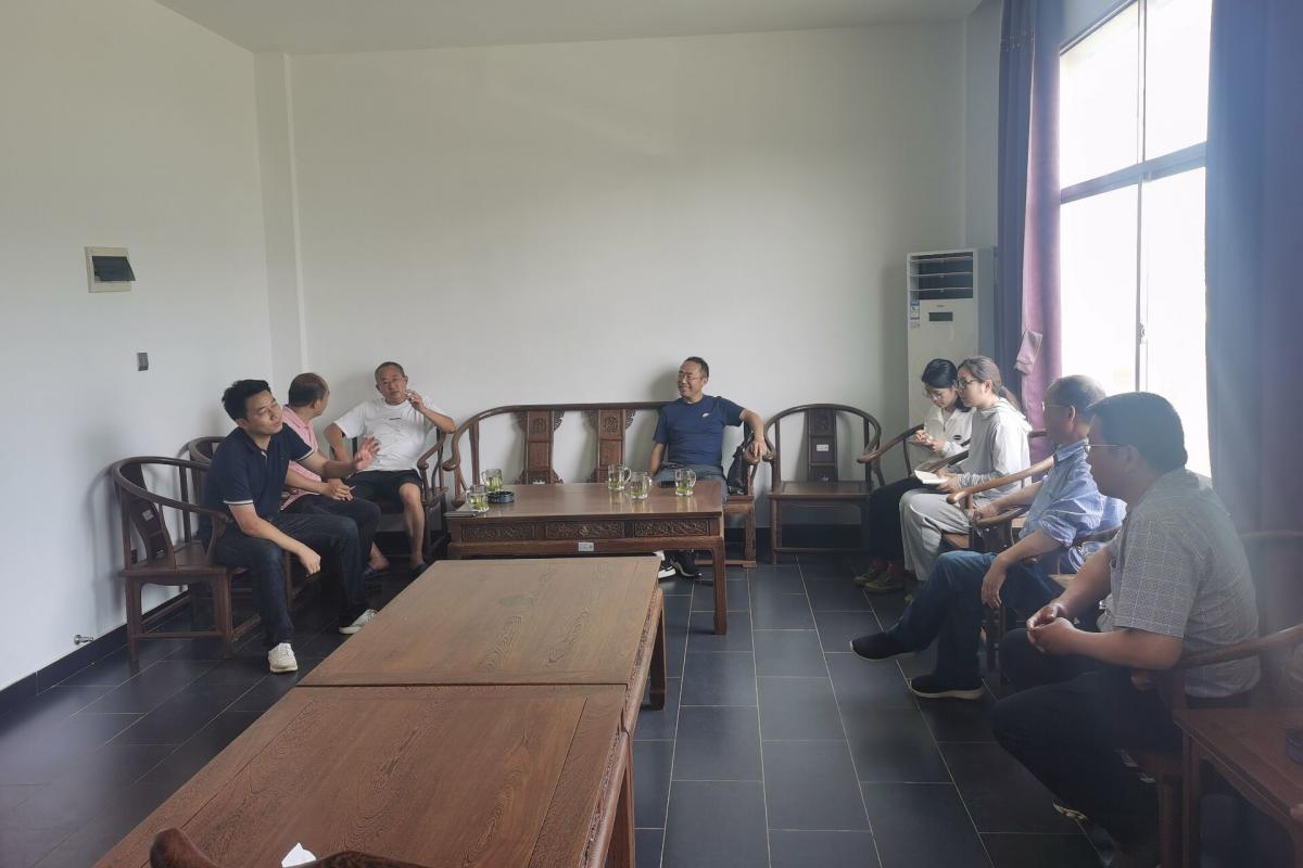 图1  座谈会现场.jpg
