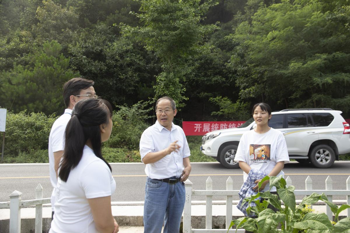 图1  丁伟教授考察核心示范区.jpg