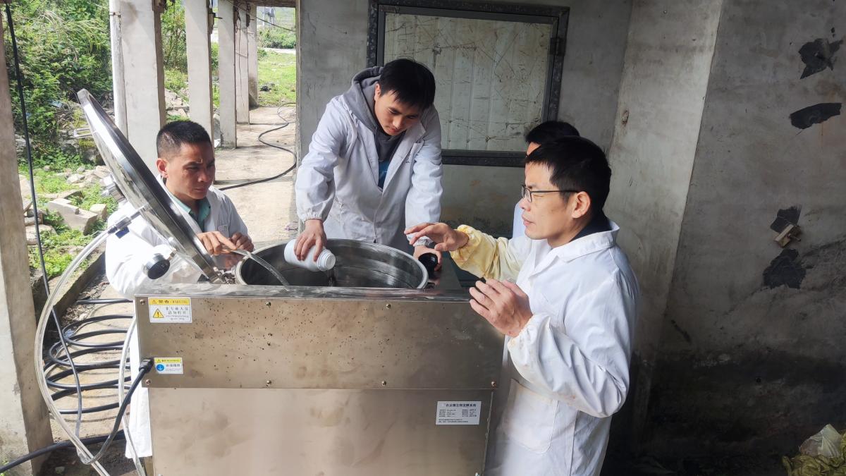 西南大学项目组赴黔南瓮安开展菌剂生产工作